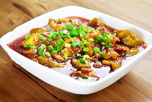 麻婆茄子,2根茄子一大盘,麻辣鲜香,有麻婆豆腐的味