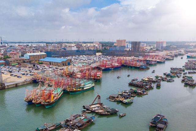 围观企沙渔港防城港最大的水产区域成为旅游新热点