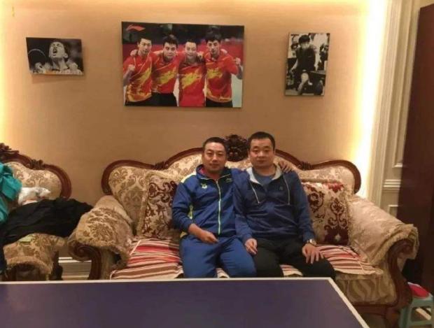 带你参观刘国梁的豪宅，客厅没有电视和茶几，但是可以打乒乓球休闲区蓝鸢梦想 - Www.slyday.coM