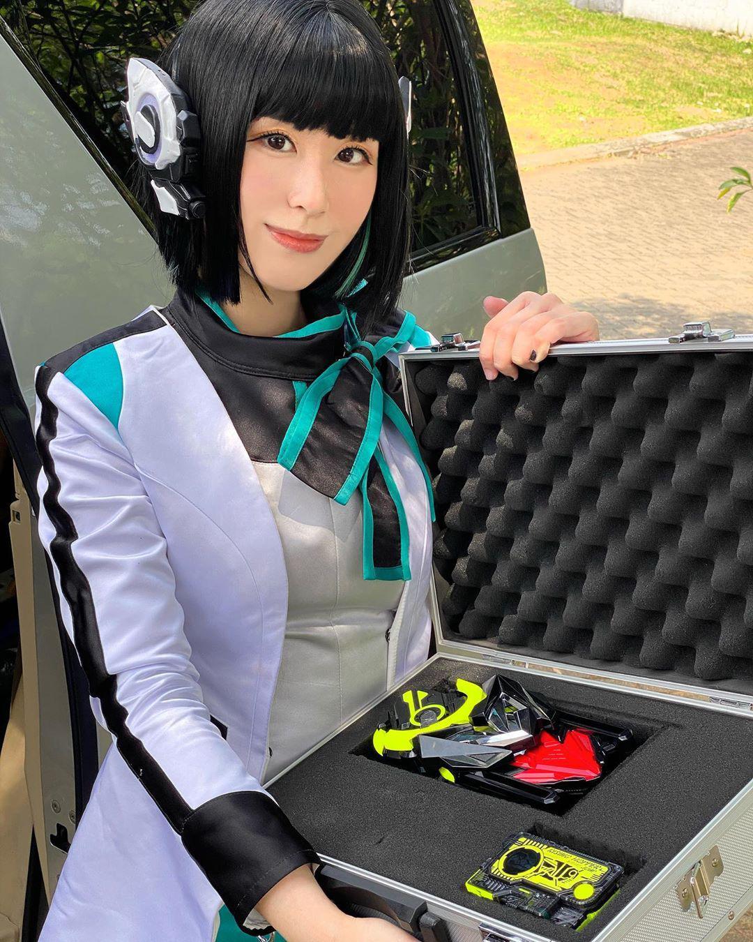 假面骑士zeroone伊兹bylarissarochefort