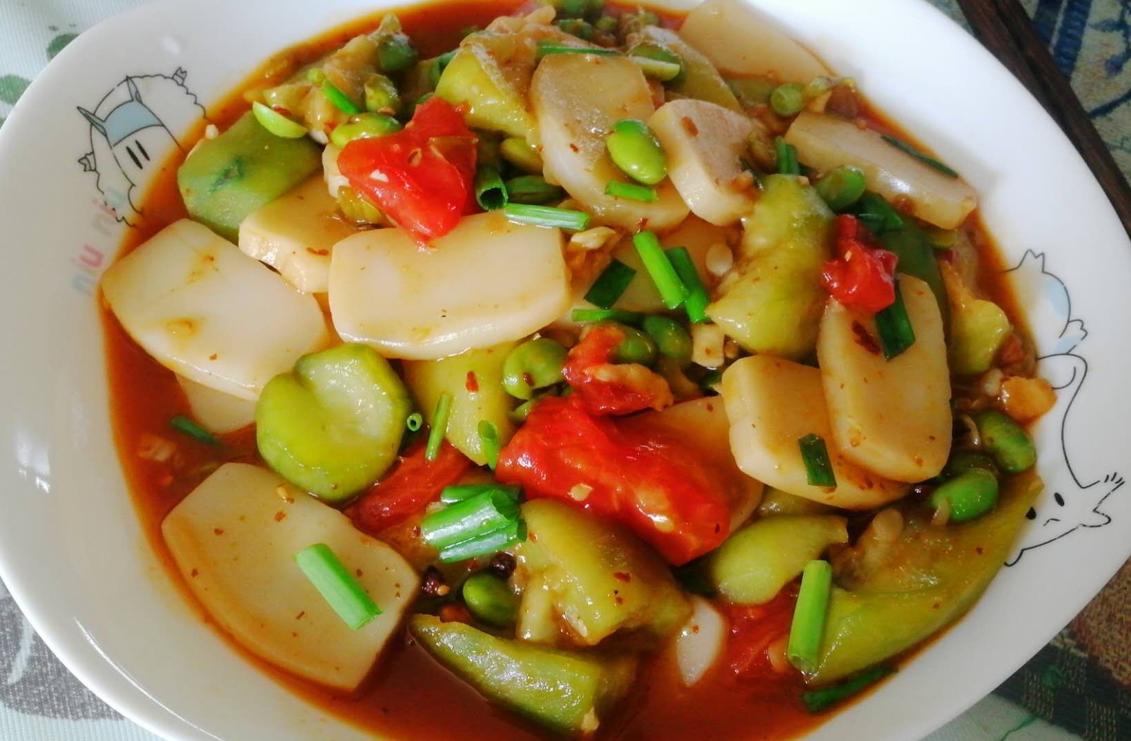 家常味丝瓜青豆西红柿炒年糕鲜香软糯有菜又有年糕分享炒年糕方法