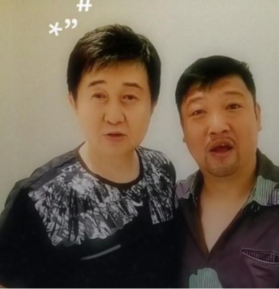 40岁贾冰和54岁付笛生同框比付笛生还显老和老婆同框像父女
