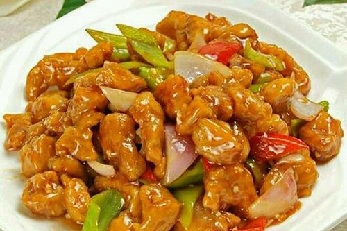 东北传统名菜焦溜肉段,火候和芡汁掌握好,外酥里嫩,太下饭了