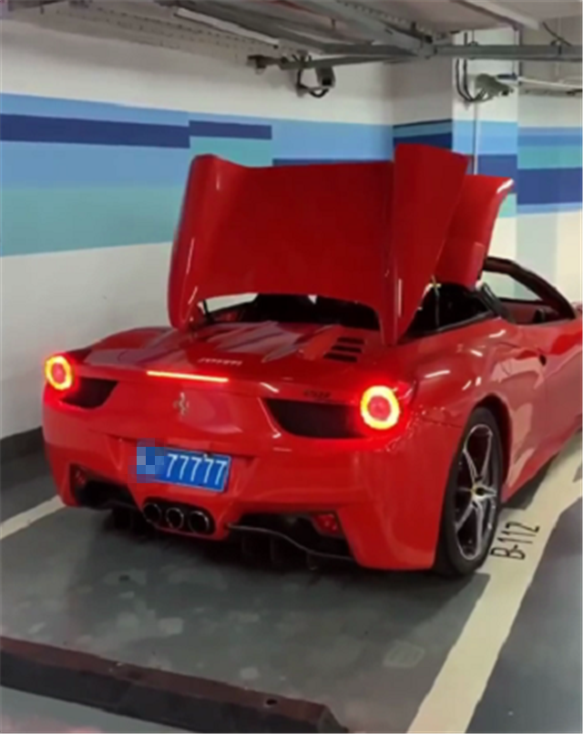 江门“网红车”法拉利458，车价百万，挂5个7车牌，牌就值7位数