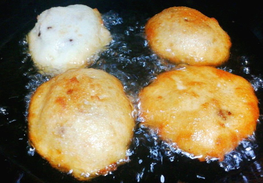 吃过天津耳朵眼炸糕家里人更爱吃我用这种方法做的油炸糯米糕