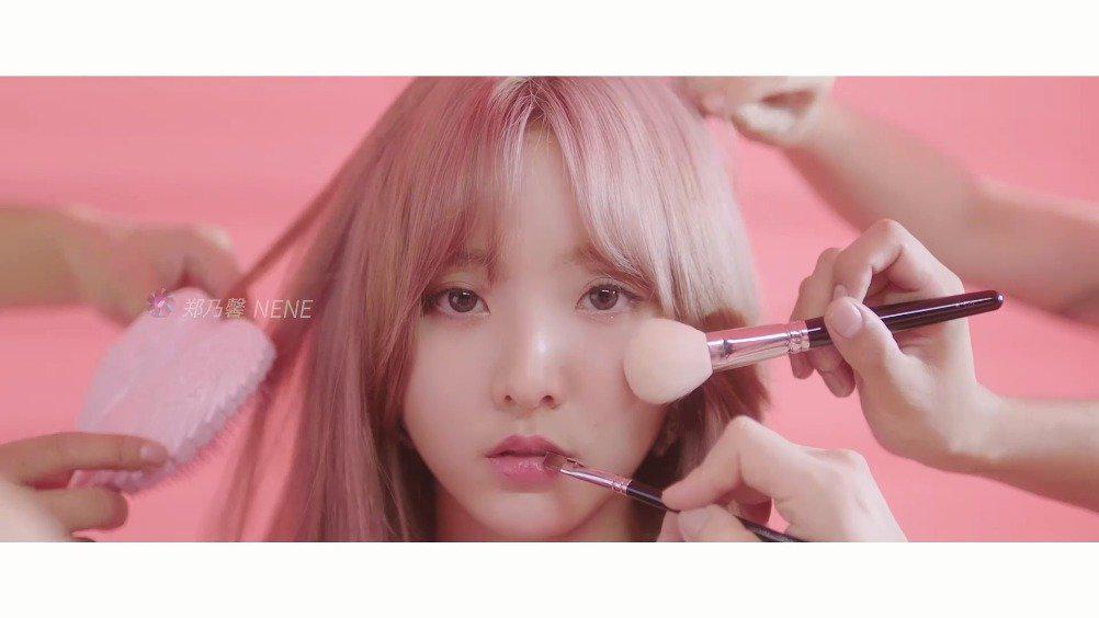 硬糖少女《bonbon girls》mv即将上线~ 7位造型多变的甜酷少女无