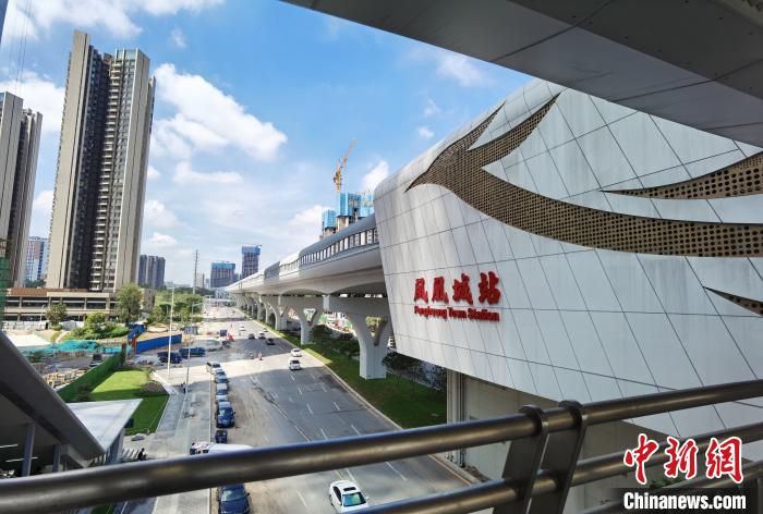 图为深圳地铁6号线凤凰城站. 中铁二院 供图