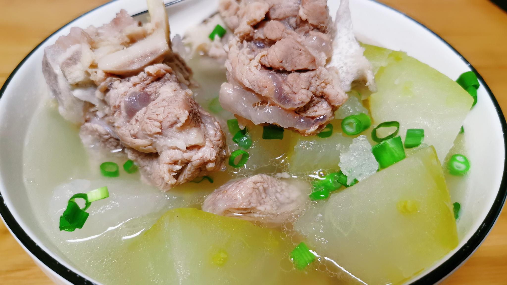 1分钟学会冬瓜排骨汤夏日清热降火汤浓鲜美连喝3碗都不够