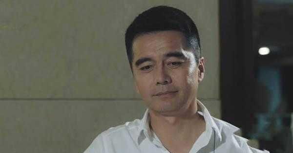 老戏骨许亚东22岁拿下金鹰奖许多人不知他四次婚姻的风流史