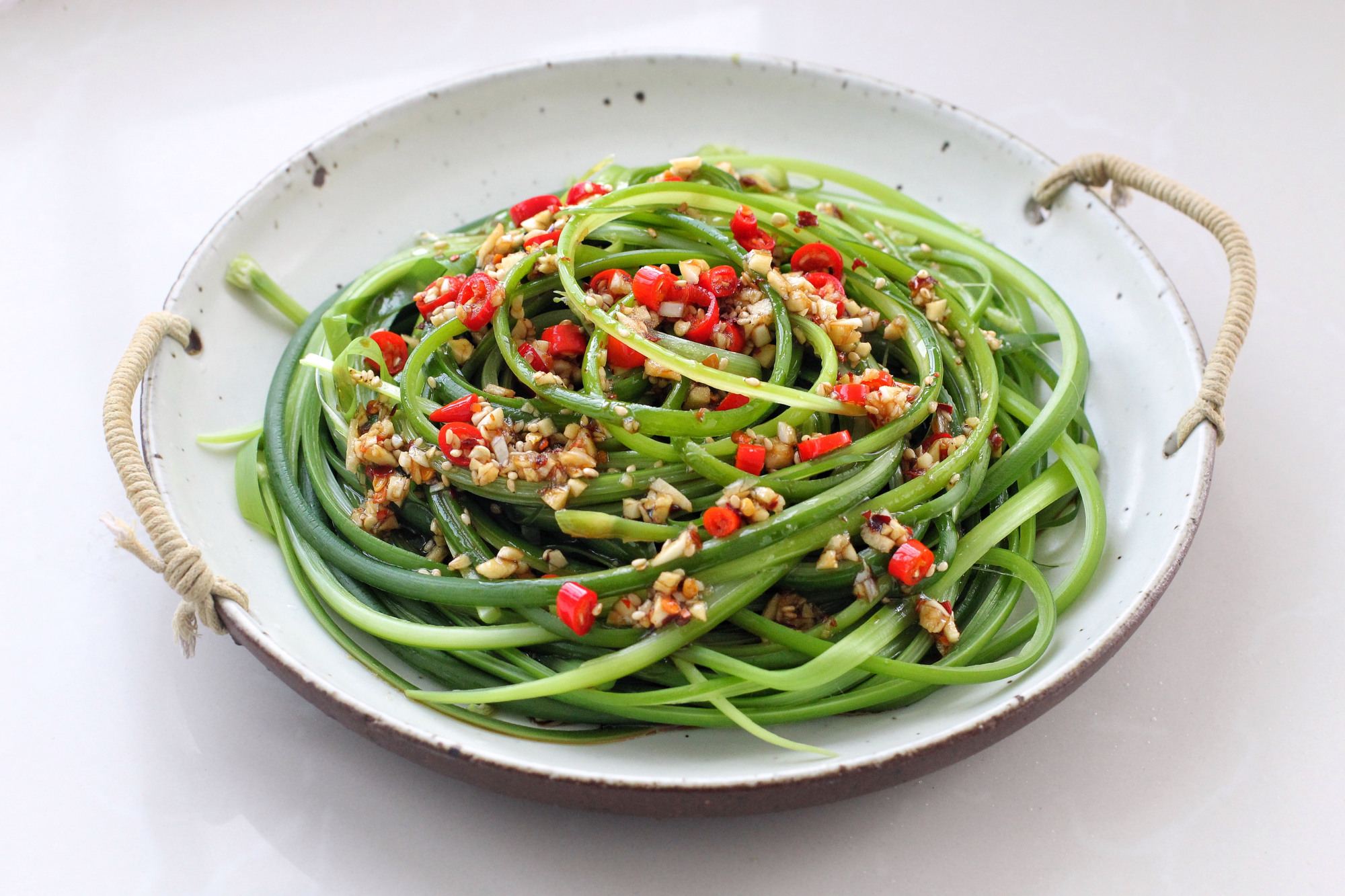 您吃过凉拌蒜苔吗?如果我的分享对您有帮助就请