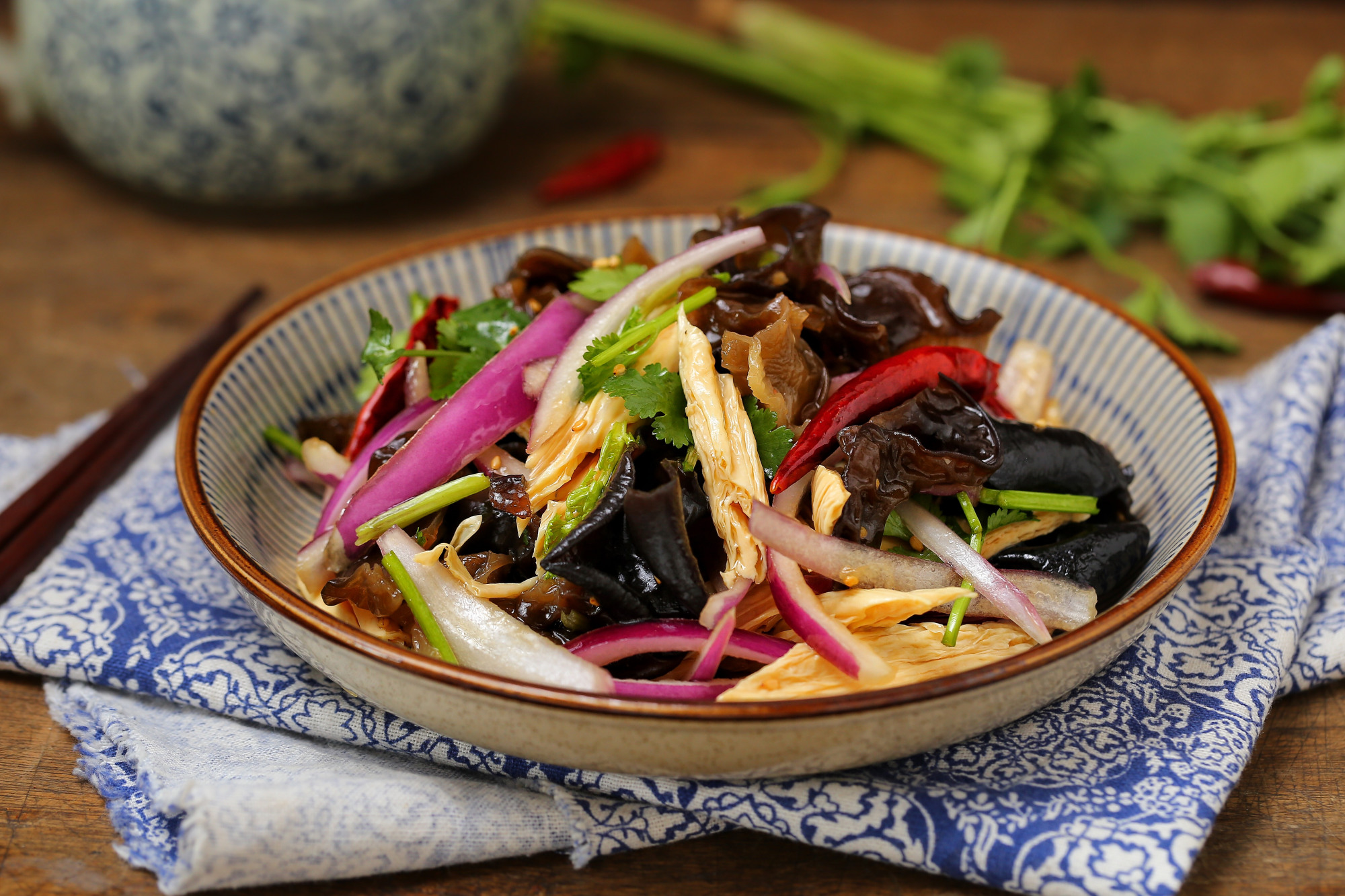 过春节别只盯肉吃,推荐一道开胃解腻凉拌菜,荤素搭配身体才健康