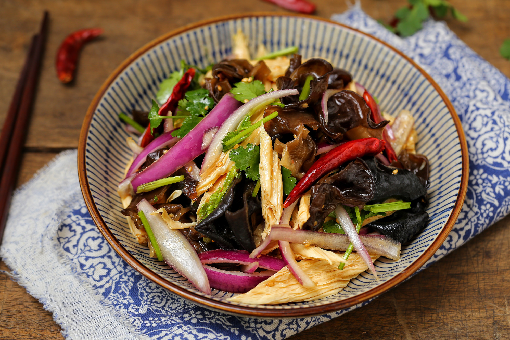 过春节别只盯肉吃,推荐一道开胃解腻凉拌菜,荤素搭配身体才健康