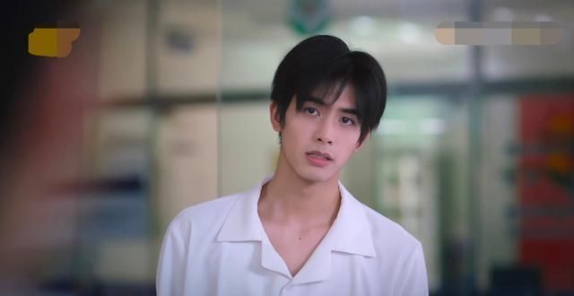 凌霄贺子秋同时表白李尖尖我把你们当哥哥你们要跟我生孩子