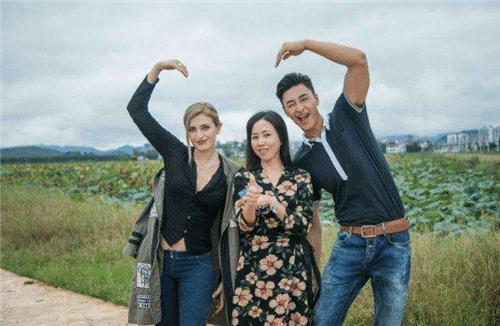 24岁外国美女米哈娜,嫁45岁中国农民工,婚后住工地称