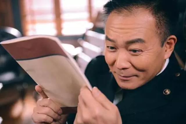 61岁老戏骨谢园心脏病突发去世,曾获4次最佳男配,葛优梁天悼念