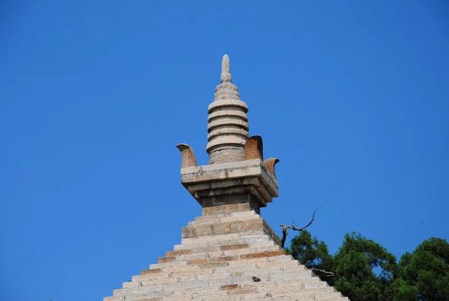 山东古建筑四门塔:"中国第一石塔",1400多年历史!