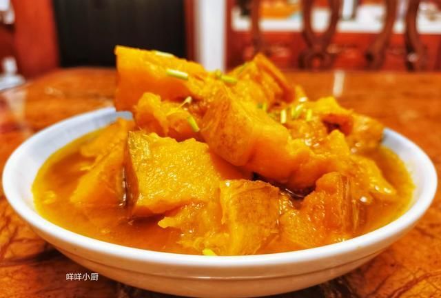 不加一滴水的金汤南瓜更香甜,方法简单易操作,端上桌全家抢着吃|南瓜