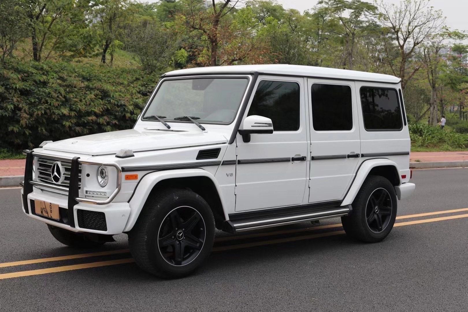18年奔驰g550售价70万,硬朗笔直的车身线条是硬派越野的风格