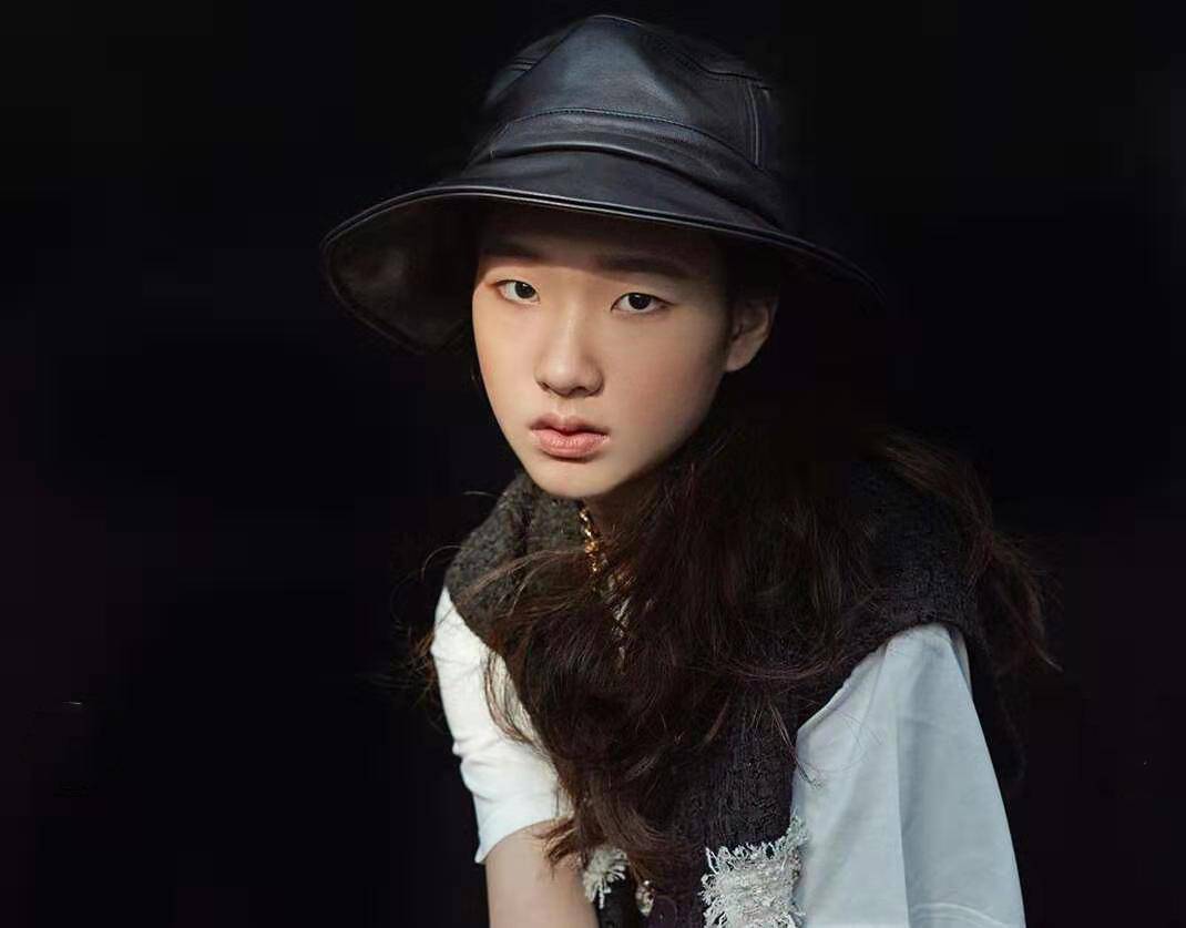 小s与网友互动直言林志玲脸干还称女儿有恋母情结