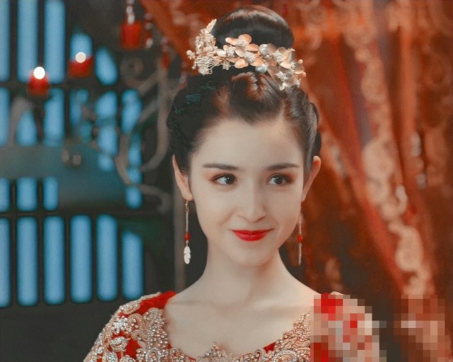 《玉楼春》中哈妮克孜,清雅素净比平时更加美,网友感叹仙女下凡