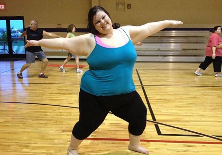 胖到444斤被断言活不过25岁,减肥成功后一身褶子还散发奇怪异味