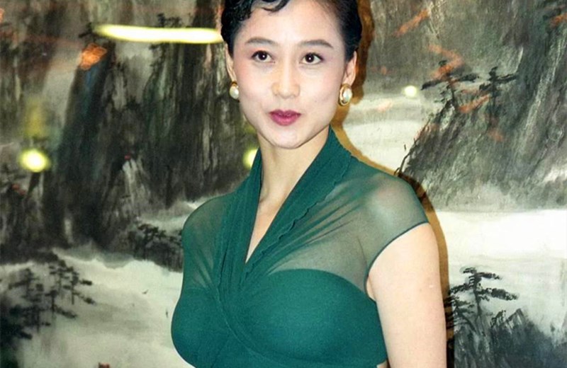 能让赌王一见倾心,李连杰甘愿苦等十年|利智|李连杰|赌王_新浪新闻