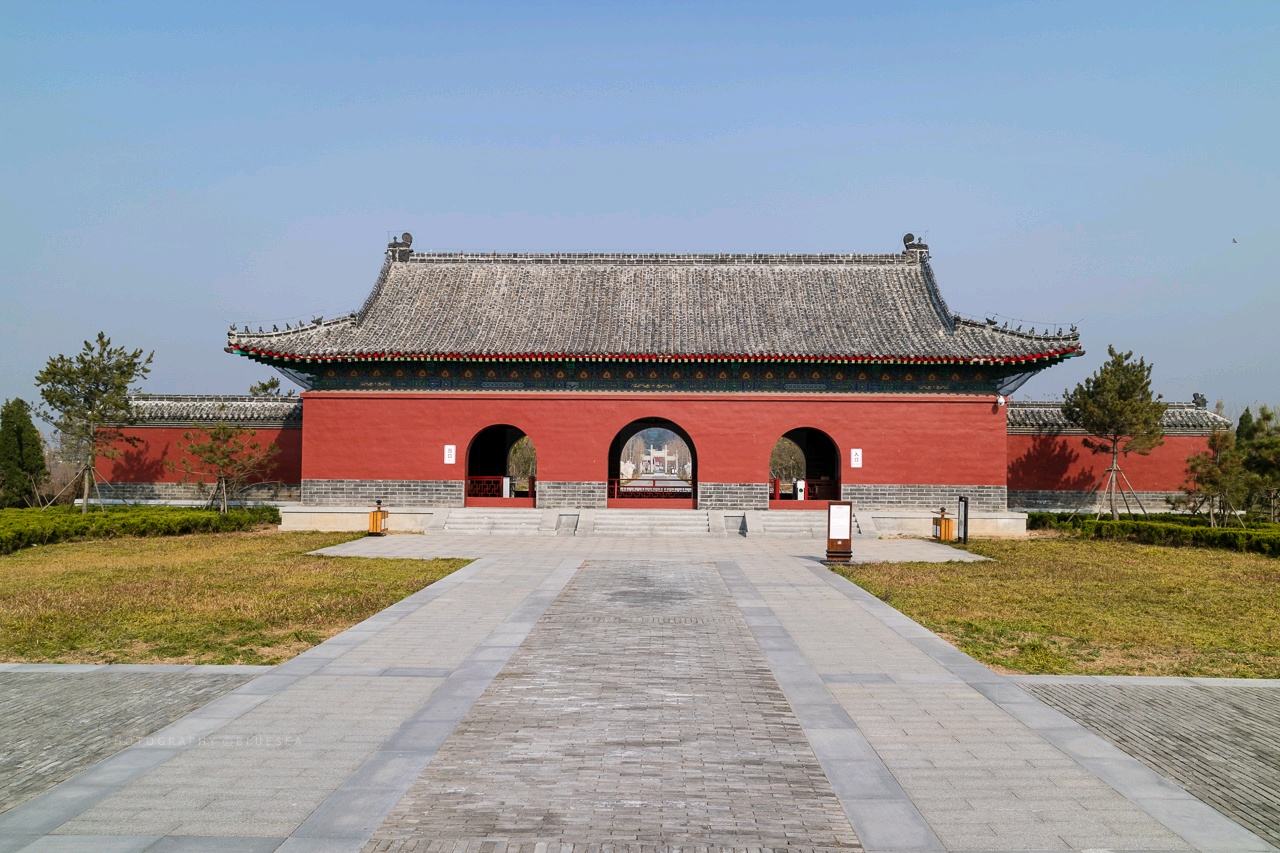 鲁荒王墓中发现一顶冕旒冠为何上面珠子不全后在盒底找到原因