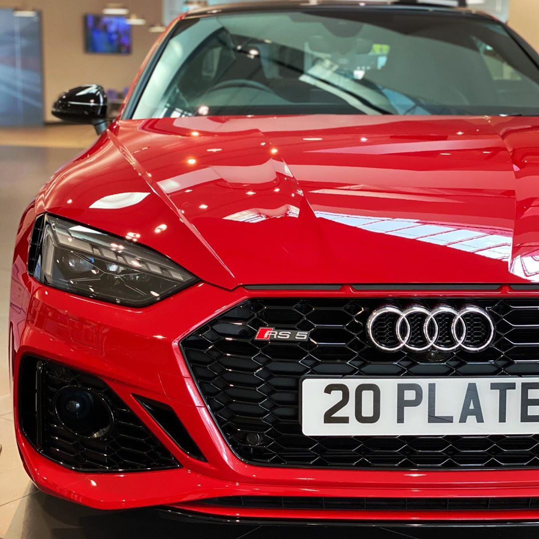 新款奥迪rs 5 coupe实车 运动的车身造型