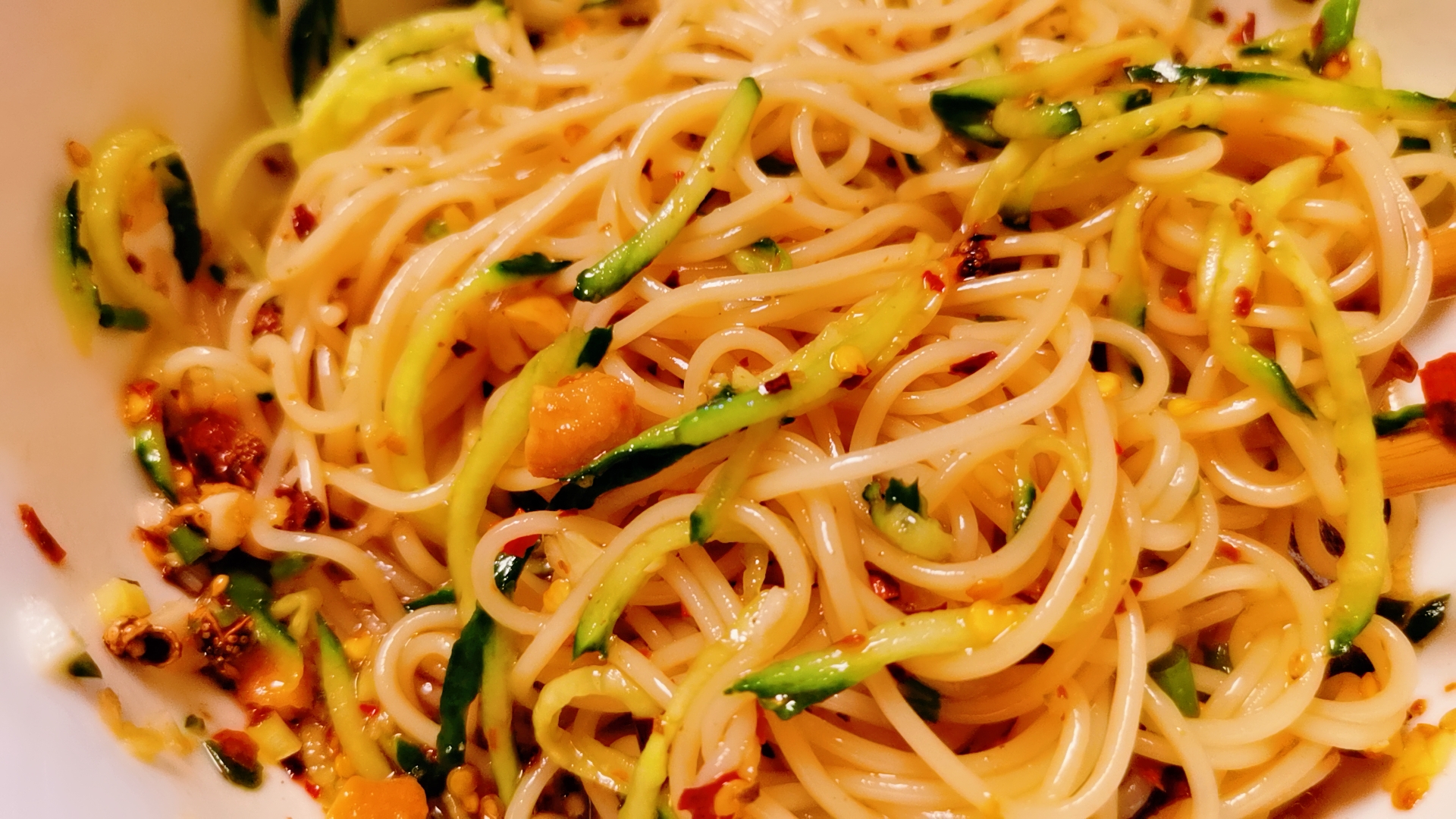 夏天必吃!自制正宗重庆街边摊凉面,酸辣爽口,厨房小白一学就会