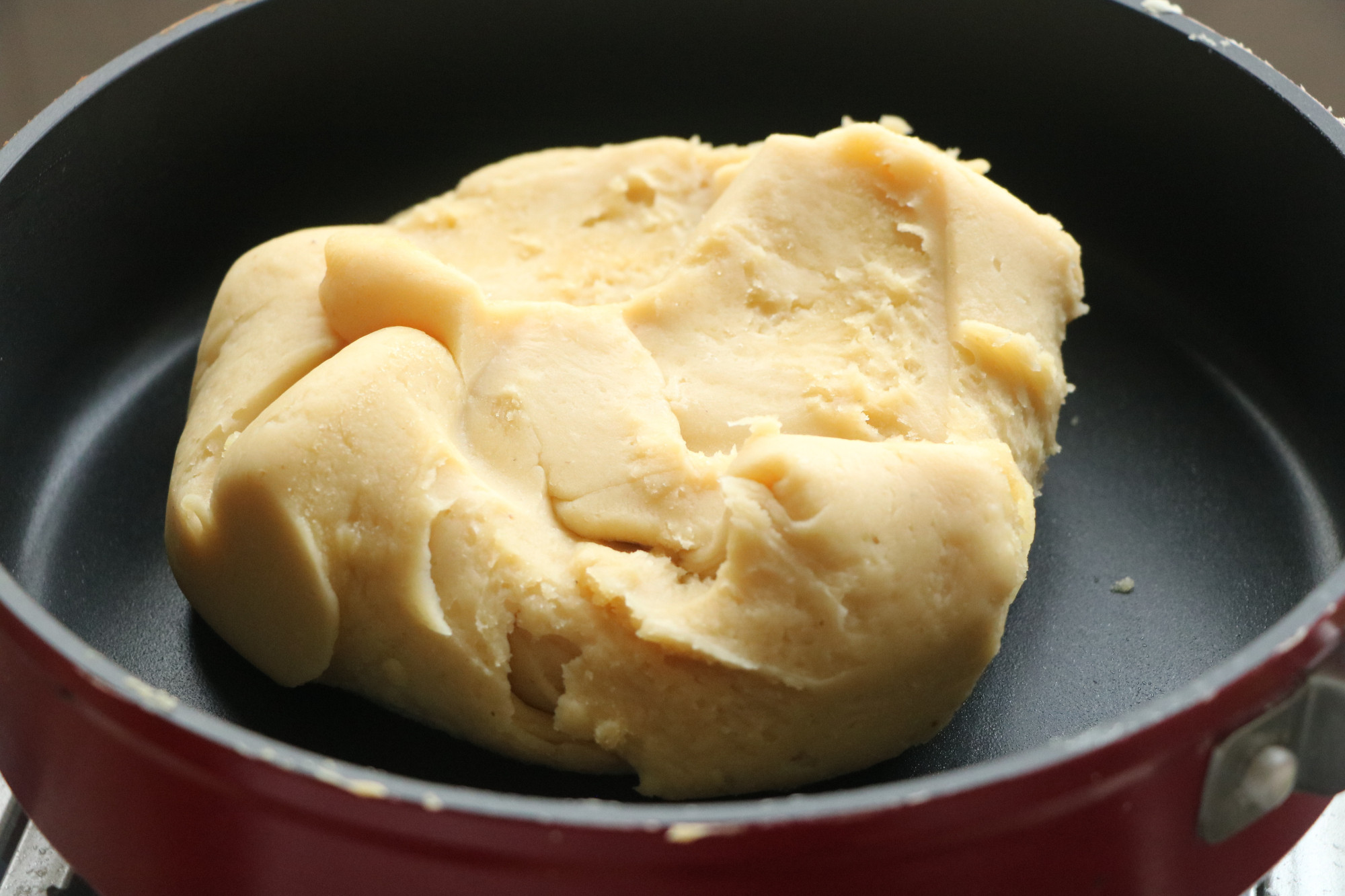 莲蓉馅月饼的详细做法,学会不用外面买,好吃不甜腻,香