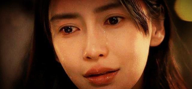 angelababy新剧开播,一段哭戏引演技风波,这波热搜猝不及防