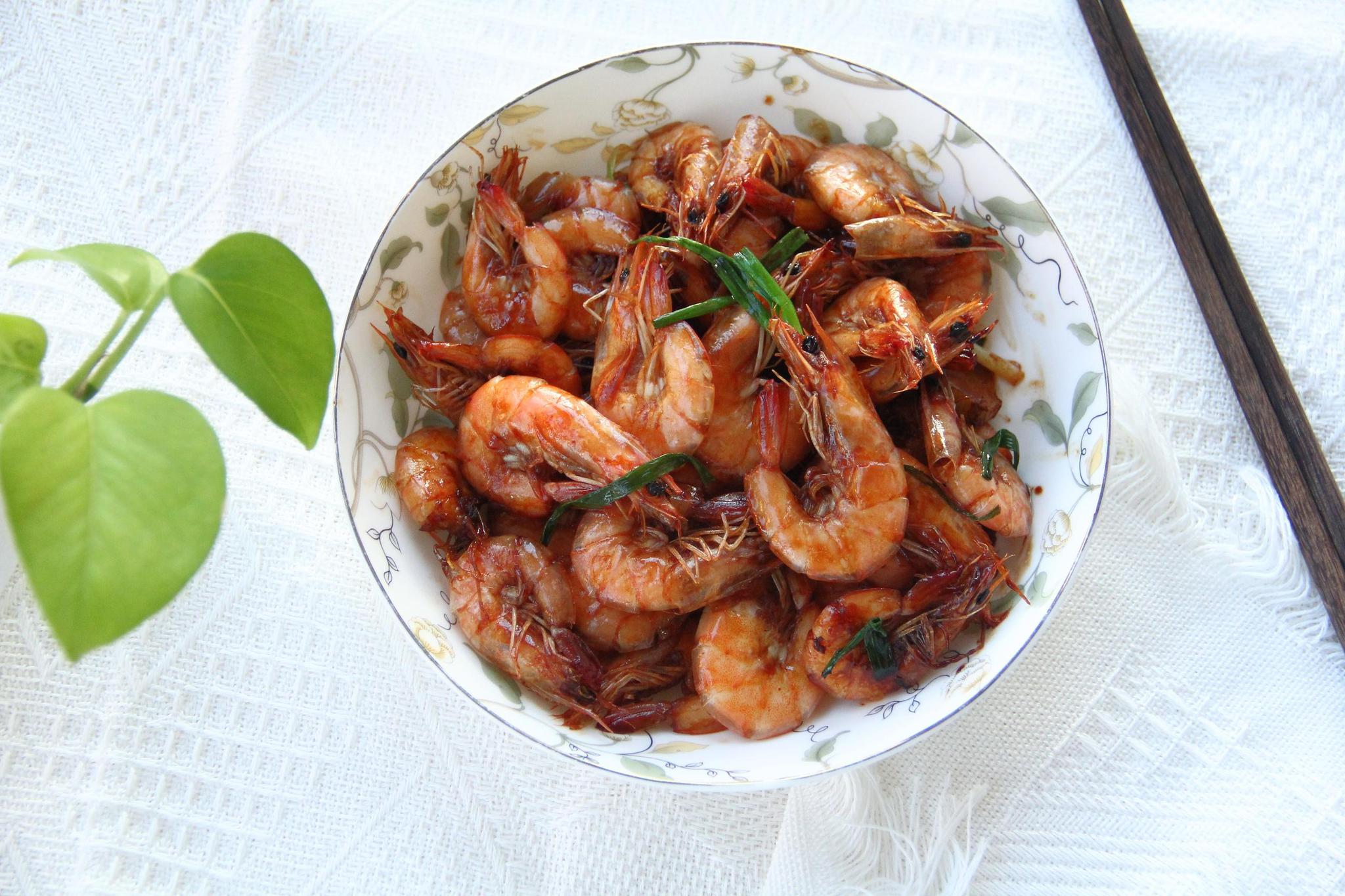 不加一滴水的啤酒虾,味鲜肉嫩,家常版红烧做法,简单易操作