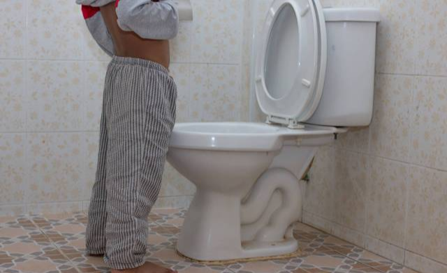 三岁小儿景区小便引发血案:不就是一泡童子尿,至于吗|小孩|小便|童子