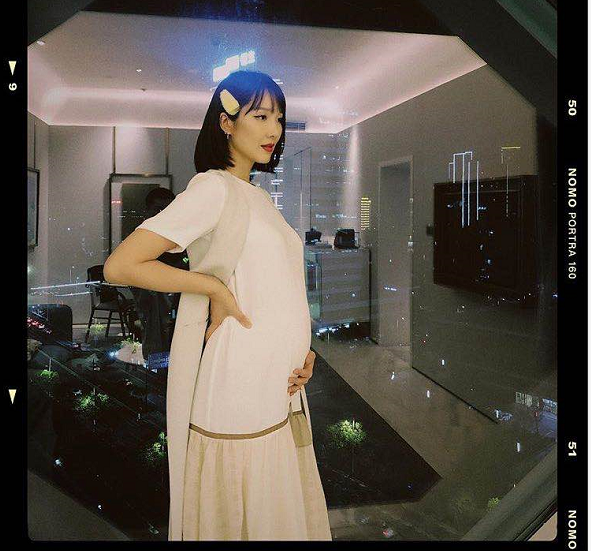 李亚男晒出怀二胎孕照,何超莲胡杏儿陈法拉秒点赞|李亚男|陈法拉|何超