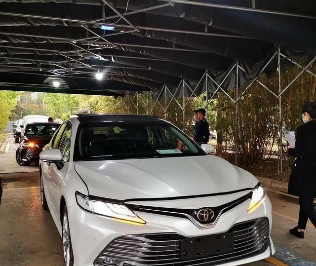 父母给万预算买车 有哪些适合大学生 比较低调的车推荐 新浪汽车