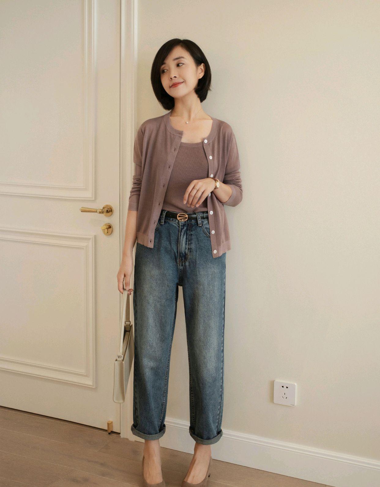 早秋穿搭并不难,针织开衫搭配牛仔裤,简单优雅,又尽显女人味