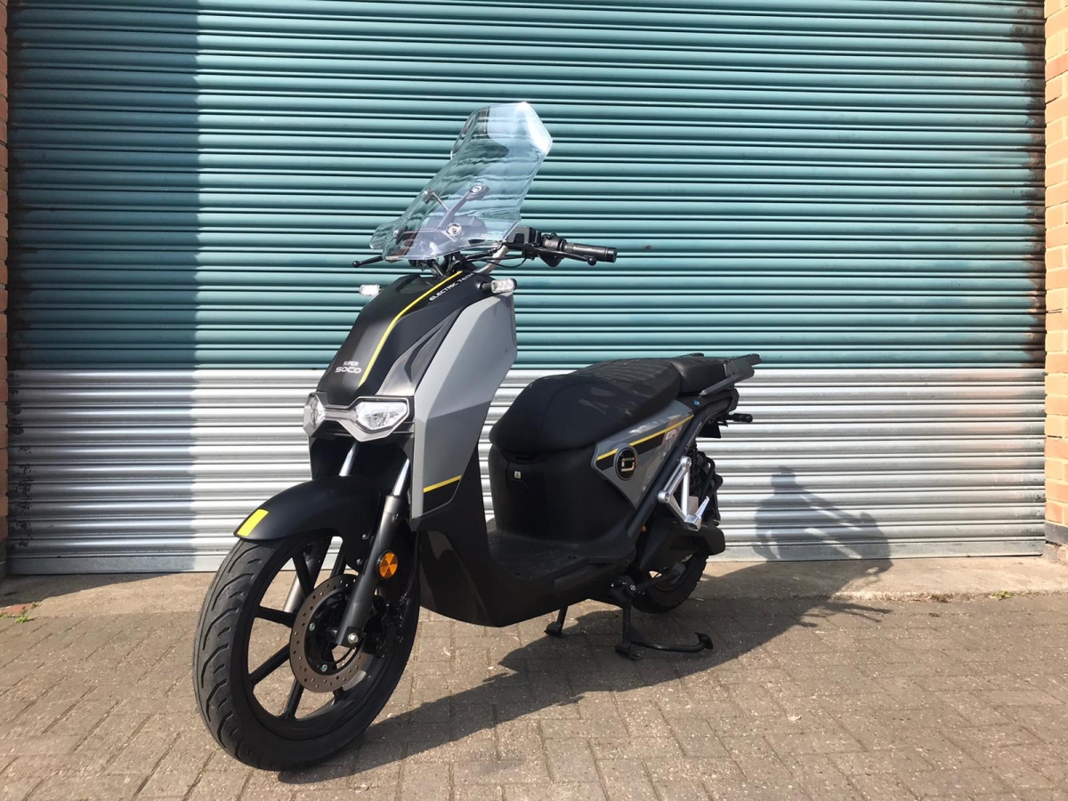 媲美125踏板摩托的电摩 速珂cpx电动车实拍