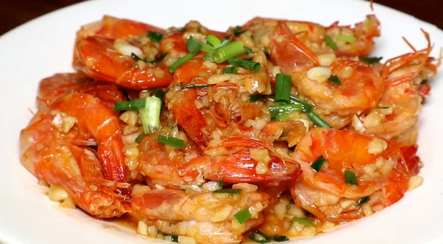 蒜蓉大虾的正确做法,蒜香入味,鲜美可口,我家每周吃2次