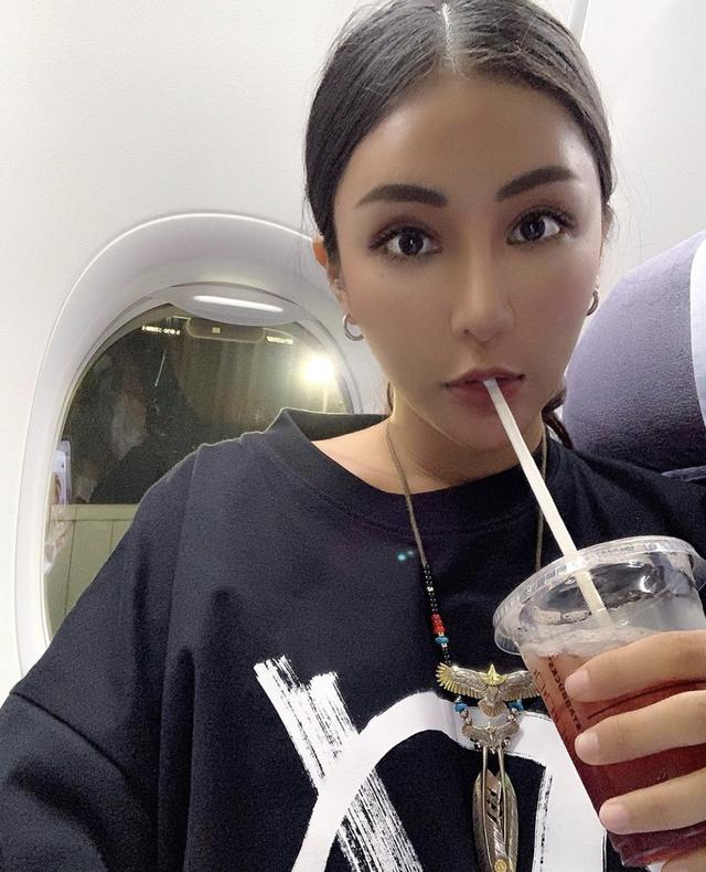 金刚公开与小娴恋情前任梁云菲送完祝福再痛斥直言祝福做不到