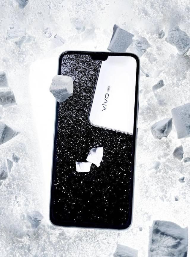 5g智能手机的再一次蜕变vivos7月光白配色图赏