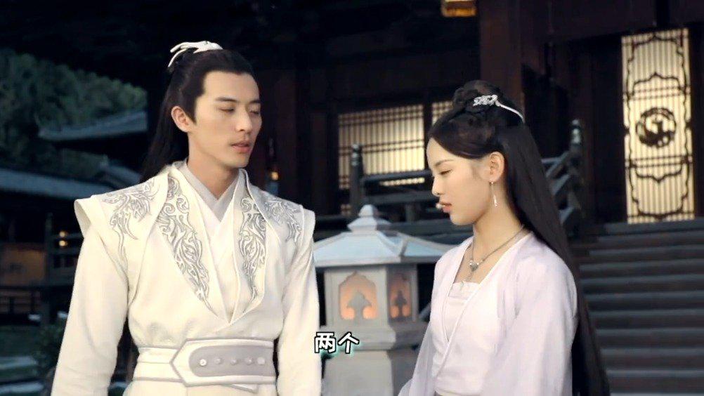 徐开骋片场教杨超越撒娇,这还是那个高冷的圣子殿下吗?