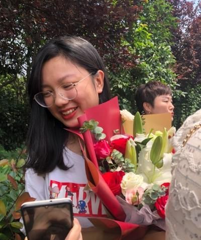 他是安徽高考状元,高二成绩还排在二三十名,高考一