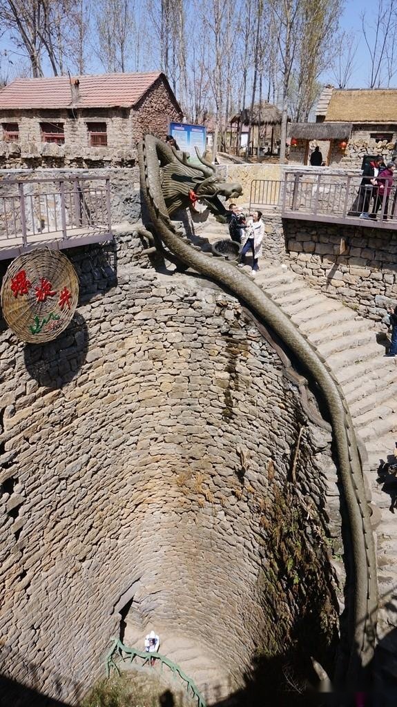 山东网红螺旋井打水要走108级台阶历时10年建成