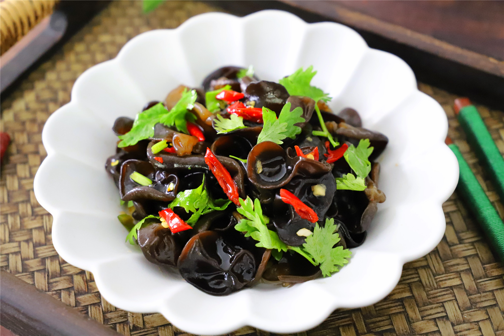 凉拌木耳好吃有诀窍多加一步木耳清脆爽口又营养百吃不腻