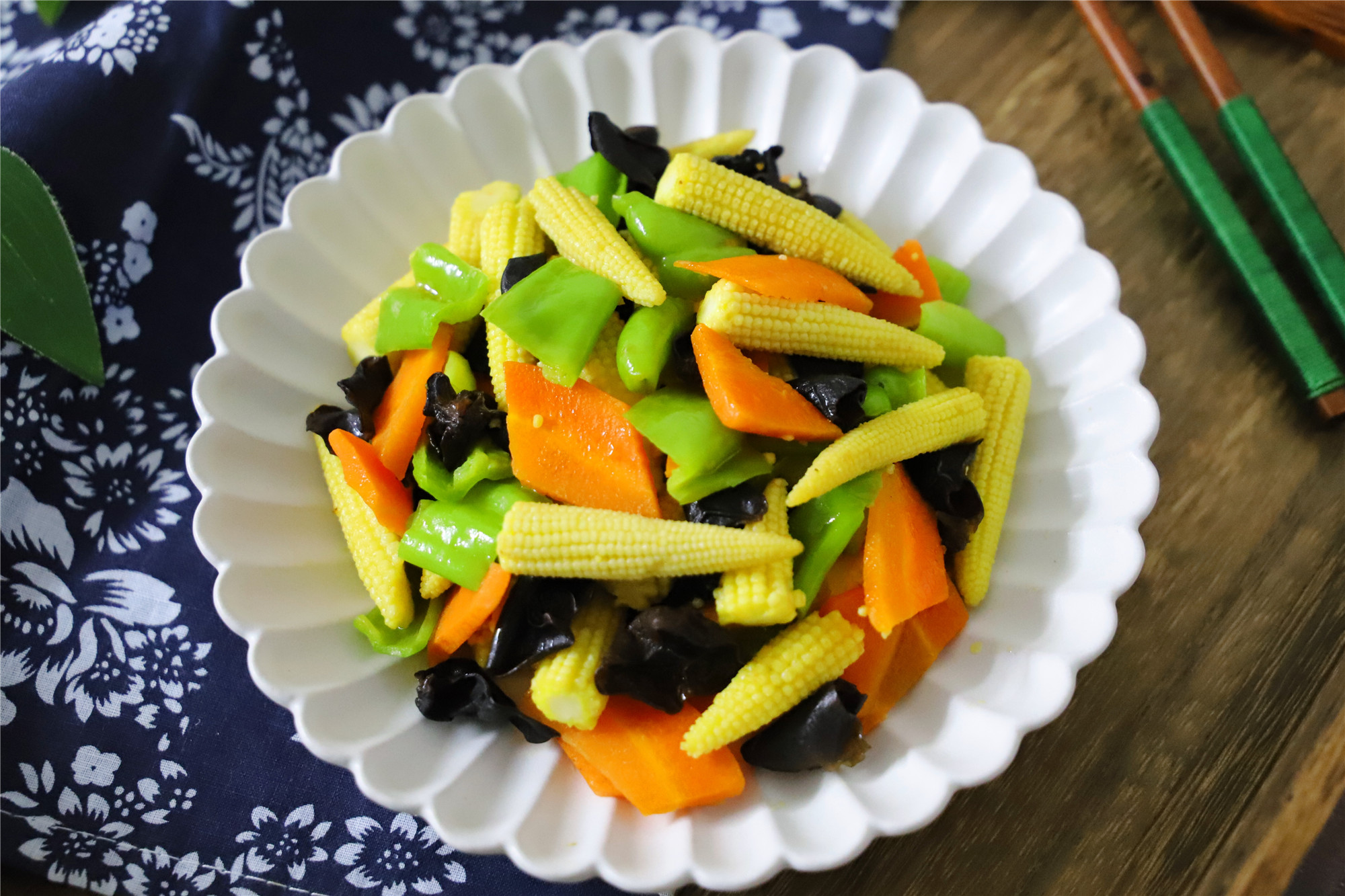 玉米笋的吃法有很多,除了直接炒着吃外,还可用来煲汤,凉拌都是非常不