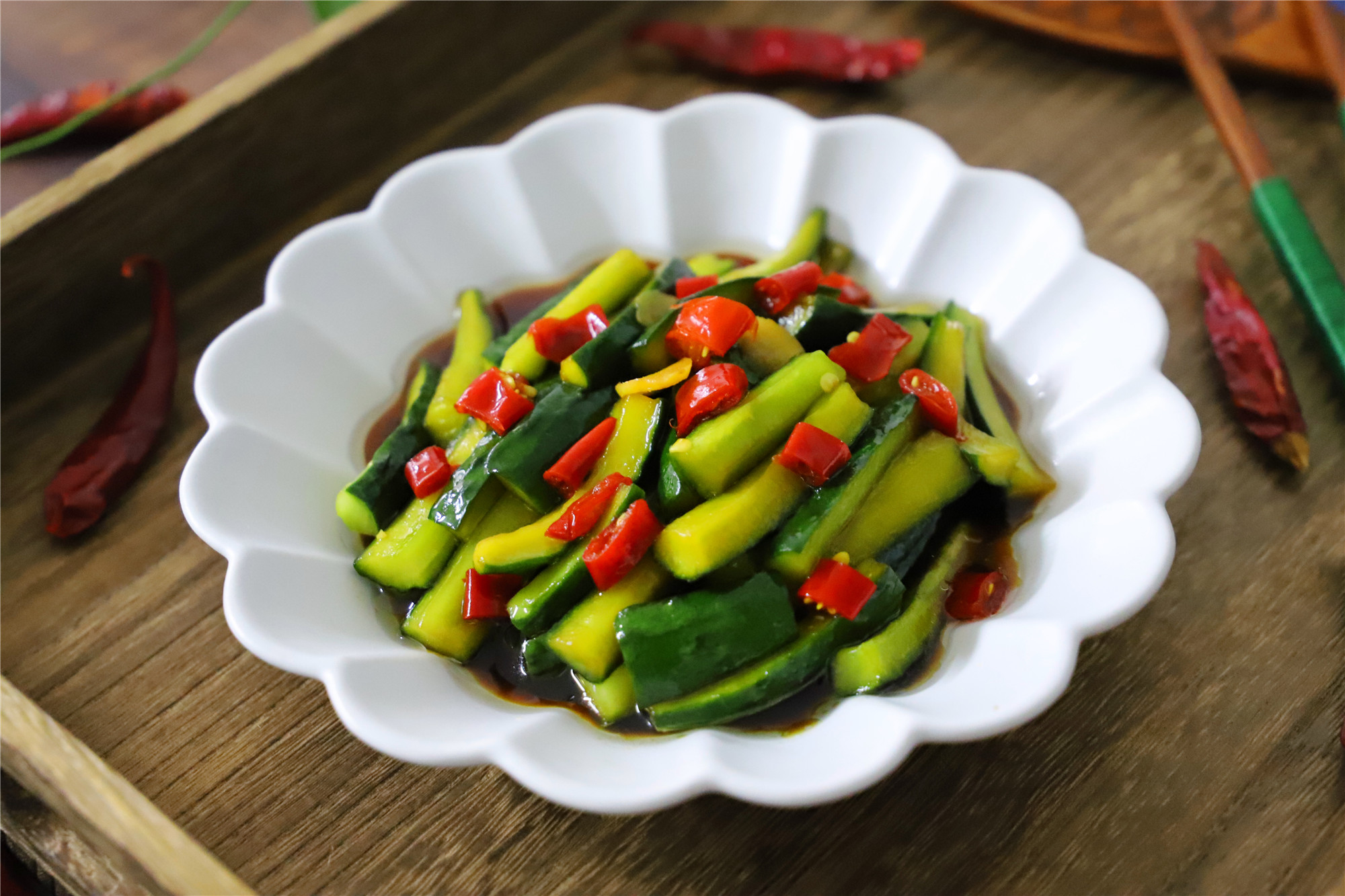 老妈用了40年的凉拌黄瓜做法拌好就能吃清脆爽口开胃又下饭