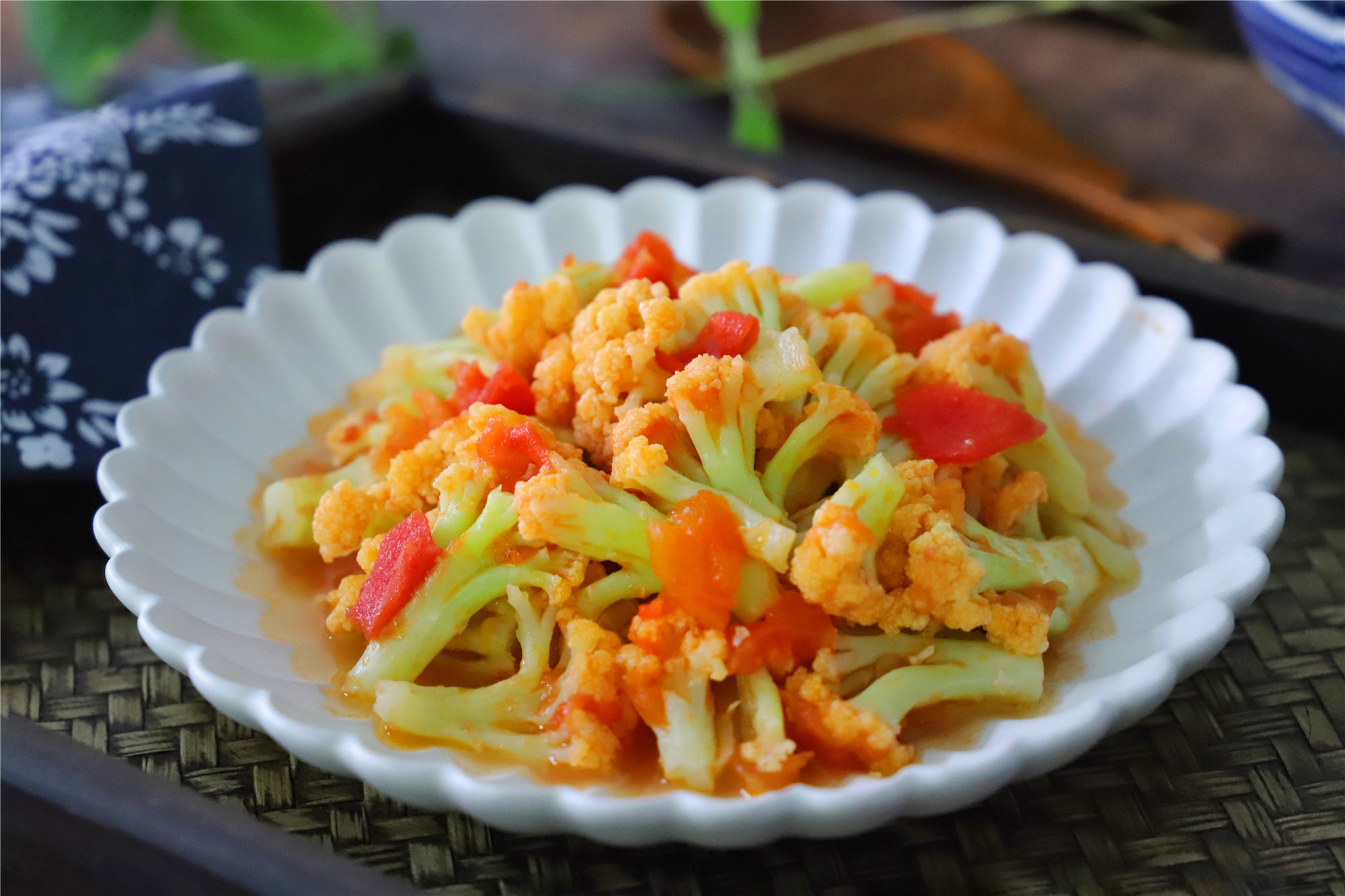 炒花菜时别直接下油锅炒前多加一步脆嫩爽口没肉也好吃