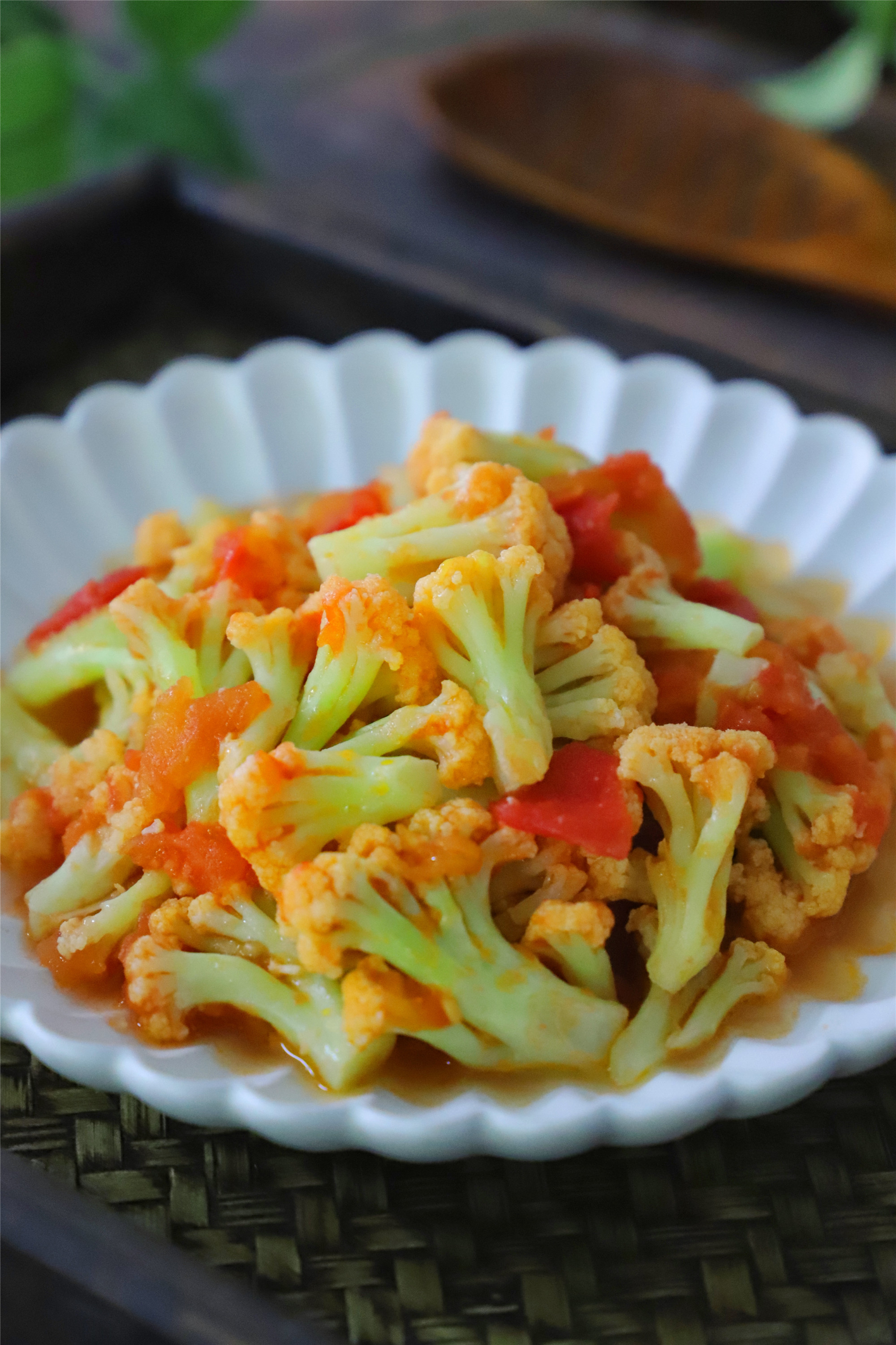 炒花菜时别直接下油锅炒前多加一步脆嫩爽口没肉也好吃