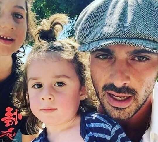 意大利男星迈克尔·莫罗内,极具霸道总裁气场,穿白衬衫真撩人!