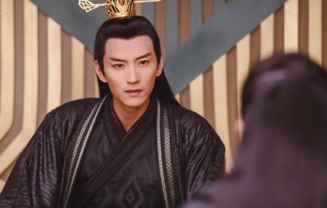 一位超级美的女演员了,在出演过的《战争不相信眼泪》,《狮神决战》